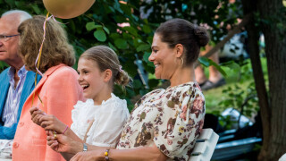 La princesse Estelle de Suède fête ses 10 ans ! Nouvelle photo de la future reine, déjà en tailleur