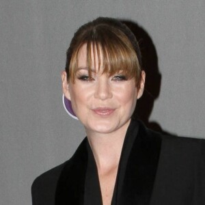 Ellen Pompeo, dans un costume féminin, assiste à la soirée du Nouvel An 2010 au Cosmopolitan Hotel, avec des concerts de Coldplay, Jay-Z et John Mayer. Las Vegas, NV, USA, le 31 December 2010. Photo by Mavrix/ABACAPRESS.COM