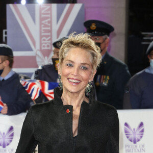 Sharon Stone assiste à la soirée "Pride Britain Awards" à Londres, le 30 octobre 2021.