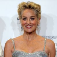 Sharon Stone radieuse : elle officie un mariage dans un décor paradisiaque