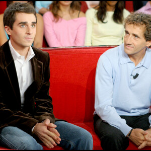 Archives - Alain Prost et son fils Nicolas sur le plateau de l'Èmission 'Vivement Dimanche'.  © Guillaume Gaffiot / Bestimage