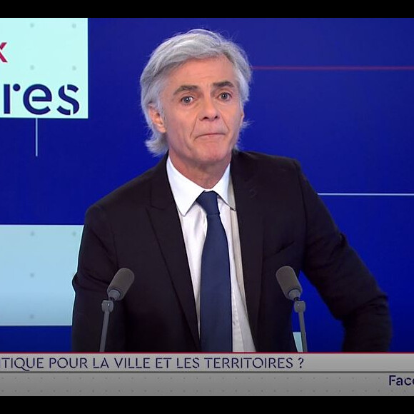 Anne Hidalgo dans "Face aux territoires" dans l'émission de Cyril Viguier, le 24 février 2022, sur TV5 Monde