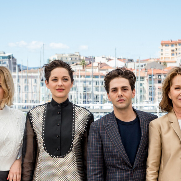 Gaspard Ulliel, Léa Seydoux, Marion Cotillard, Xavier Dolan, Nathalie Baye et Vincent Cassel au photocall du film "Juste la fin du monde" lors du 69ème Festival International du Film de Cannes. Le 19 mai 2016 © Dominique Jacovides / Bestimage