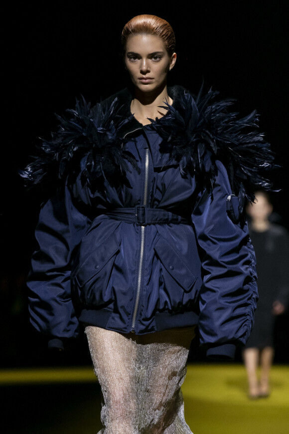 Kendall Jenner lors du défilé Prada, collection automne-hiver 2022-2023 à Milan, le 24 février 2022.