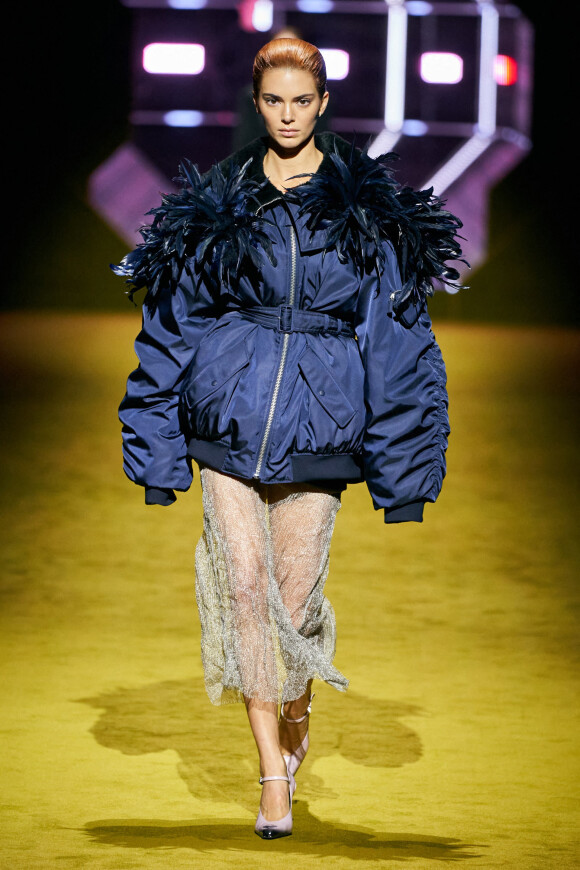 Kendall Jenner lors du défilé Prada, collection automne-hiver 2022-2023 à Milan