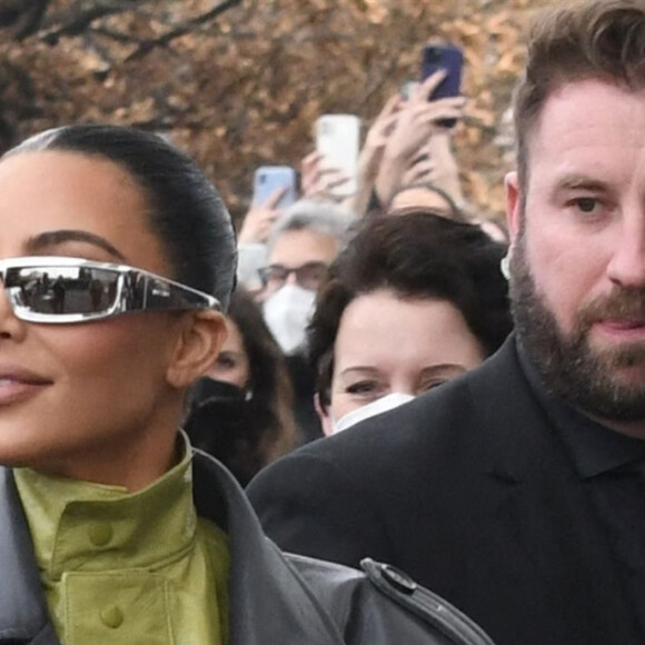 Kim Kardashian arrive au défilé Prada à Milan, le 24 février 2022.