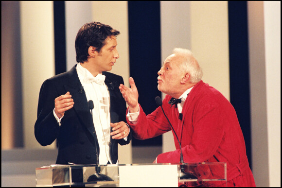 Antoine de Caunes et Michel Serrault aux César en 1997. 
