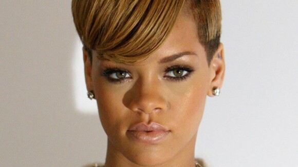 Rihanna : Elle s'est transformée en bichon pour faire sensation aux NRJ Music Awards avec... Jay-Z !