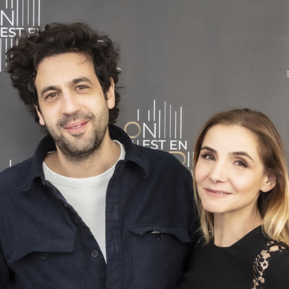 Exclusif - Max Boublil, Clotilde Courau en backstage de l'émission "On Est En Direct" (OEED) du samedi 5 février, présentée par L.Salamé et L.Ruquier et diffusée en direct sur France 2 à Paris, France, le 5 février 2022. © Jack Tribeca/Bestimage