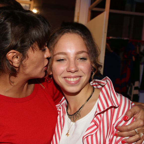 Emma de Caunes et sa fille Nina Blanc-Francard (fille de Sinclair) - Soirée "Tricolore Party" pour célébrer le 65ème anniversaire du Thermolactyl de Damart à la Maison Molière à Paris le 13 septembre 2018 © Denis Guignebourg/Bestimage