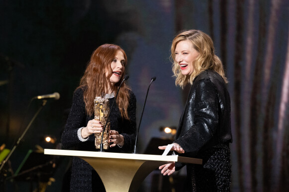 Isabelle Huppert, Cate Blanchett (César d'Honneur) - 47ème édition de la cérémonie des César à l'Olympia à Paris le 25 février 2022. © Borde / Jacovides / Bestimage 