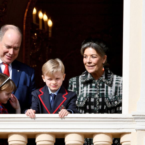 Le prince Albert II de Monaco, ses enfants, la princesse Gabriella et le prince héréditaire Jacques et la princesse Caroline de Hanovre durant la célébration de la traditionnelle fête de la Sainte Dévote à Monaco, le 27 janvier 2022. © Bruno Bebert/Bestimage