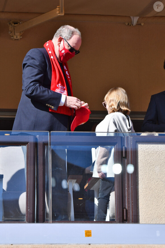 Le prince Albert II de Monaco et sa fille la princesse Gabriella durant la rencontre de football de Ligue 1 Uber Eats, Monaco (1) - Reims (2) au Stade Louis II de Monaco, le 27 février 2022. © Bruno Bebert/Bestimage