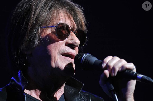 Jacques Dutronc de retour sur scène après 17 ans, ici au Zénith de Paris le 12 janvier 2010 !