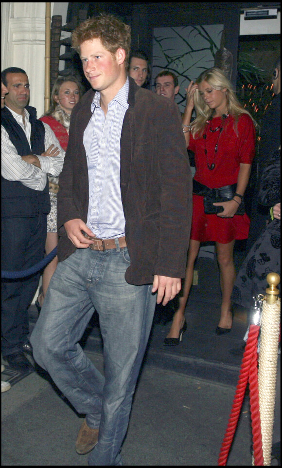 Le prince Harry et Chelsy Davy en soirée à Londres en 2007.