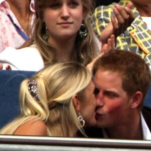 Chelsy Davy et le prince Harry lors du concert hommage à Diana à Wembley en 2007.