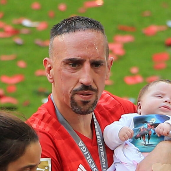 Franck Ribery et sa fille Keltoum - Franck Ribéry célèbre le titre de champion d'allemagne et son dernier match sous les couleurs du Bayern de Munich le 18 Mai 2019.