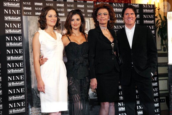 Marion Cotillard, Sophia Loren, Penélope Cruz et Rob Marshall, à l'occasion de l'avant-première italienne de Nine, à Rome, le 13 janvier 2010.