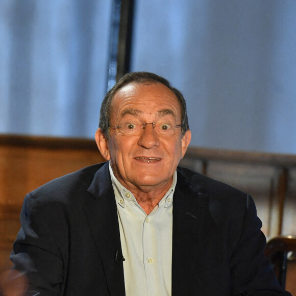 Jean-Pierre Pernaut et sa femme Nathalie Marquay - Jean-Pierre Pernaut et sa femme Nathalie Marquay lors de l'enregistrement de l'émission "Animaux Stars" le 23 novembre 2021, qui sera diffusée le 5 février 2022 sur la chaine Animaux. © Veeren/Bestimage 