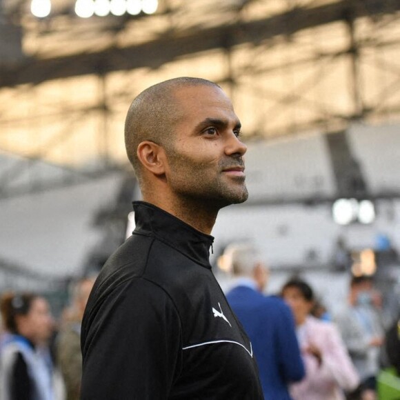 Tony Parker - Match des héros entre l'OM Legends et l'UNICEF au stade Orange Velodrome à Marseille, le 13 octobre 2021. © Caroline Dutrey/Alexis Paul via Bestimage