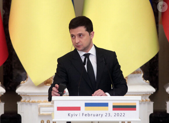 Le président d'Ukraine, Volodymyr Zelensky - Le président d'Ukraine, Volodymyr Zelensky rencontre ses homologues polonais, Andrzej Duda et lithuanien, Gitanas Nauseda à Kiev, sur fond de conflit de l'Ukraine avec la Russie. Le 23 février 2022.