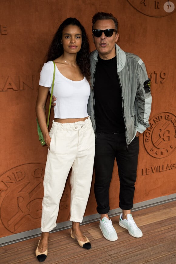 Jean Roch et sa femme Anaïs Monory dans le village lors des internationaux de tennis de Roland Garros à Paris, France, le 3 juin 2019. © Jacovides-Moreau/Bestimage