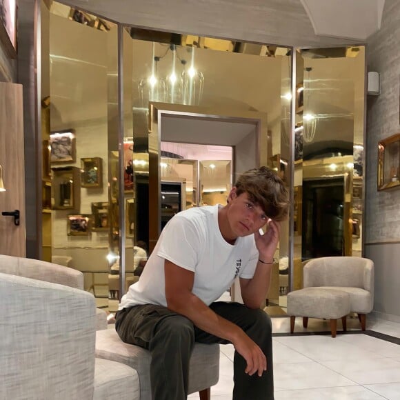 Tom Pernaut prend la pose sur Instagram