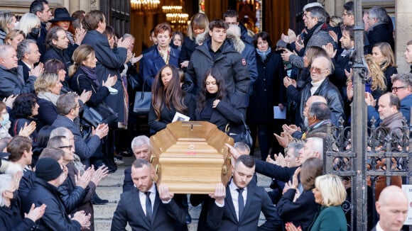 Obsèques de Jean-Pierre Pernaut : Son ex-femme Dominique et sa fille Julia effacées dans la douleur