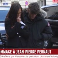 Obsèques de Jean-Pierre Pernaut : sa femme Nathalie Marquay en larmes à la sortie, avec son clan