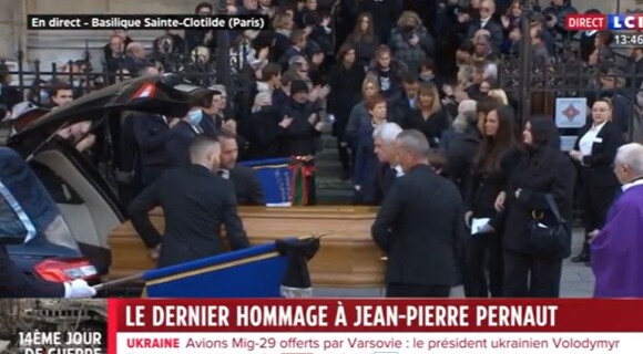 Emotion à la sortie des obsèques de Jean-Pierre Pernaut, le 9 mars 2022