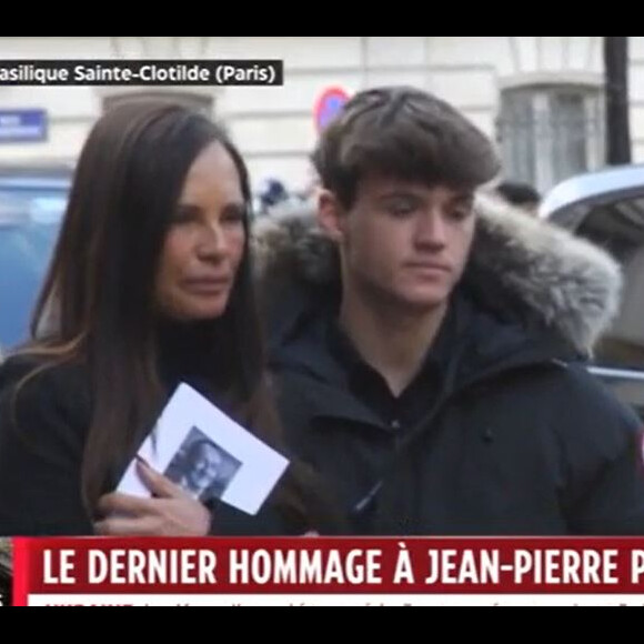 Emotion à la sortie des obsèques de Jean-Pierre Pernaut, le 9 mars 2022