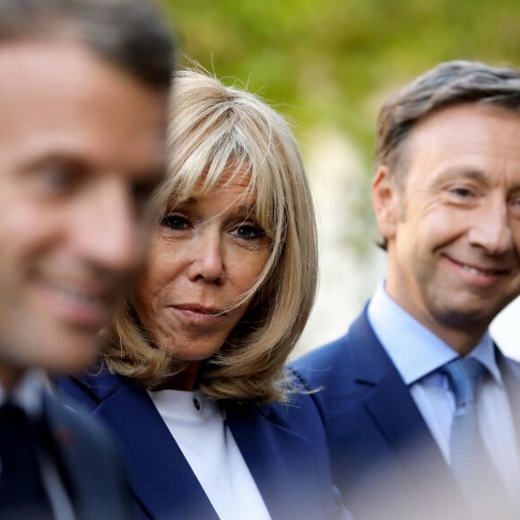 La Première Dame Brigitte Macron, Stéphane Bern - Le Président de la République E. Macron et sa femme la Première Dame B. Macron étaient au château de By, à Thomery (Seine-et-Marne), l'un des 18 sites retenus pour la deuxième édition du Loto du patrimoine. © Dominique Jacovides/Bestimage 