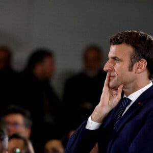 Le président Emmanuel Macron, candidat à l'élection présidentielle pour un second mandat, lors de sa première réunion publique à l'invitation du maire de Poissy le 7 mars 2022. © Dominique Jacovides / Bestimage 