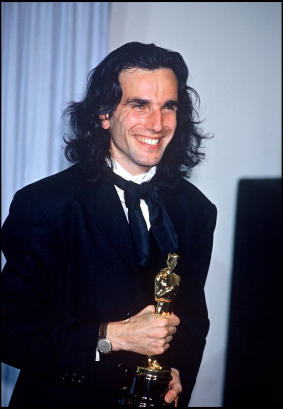 Daniel Day-Lewis aux Oscars en 1990, récompensé pour le film "My Left Foot".