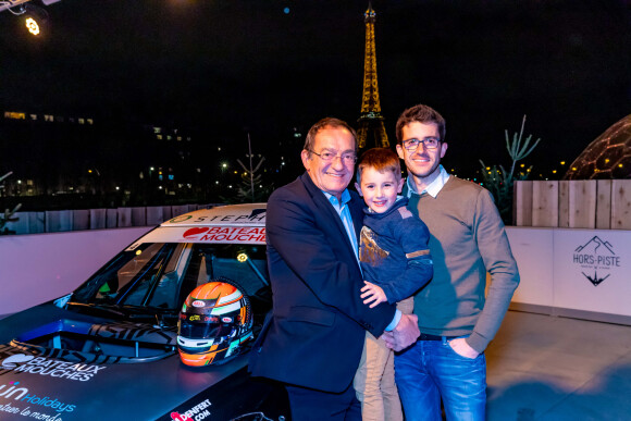 Exclusif - Jean-Pierre Pernaut pose avec son fils Olivier et son petit-fils Léo à l'occasion d'un événement du Trophée Andros à la compagnie des Bateaux Mouches à Paris le 8 février 2019. © Frédéric Piau / Bestimage