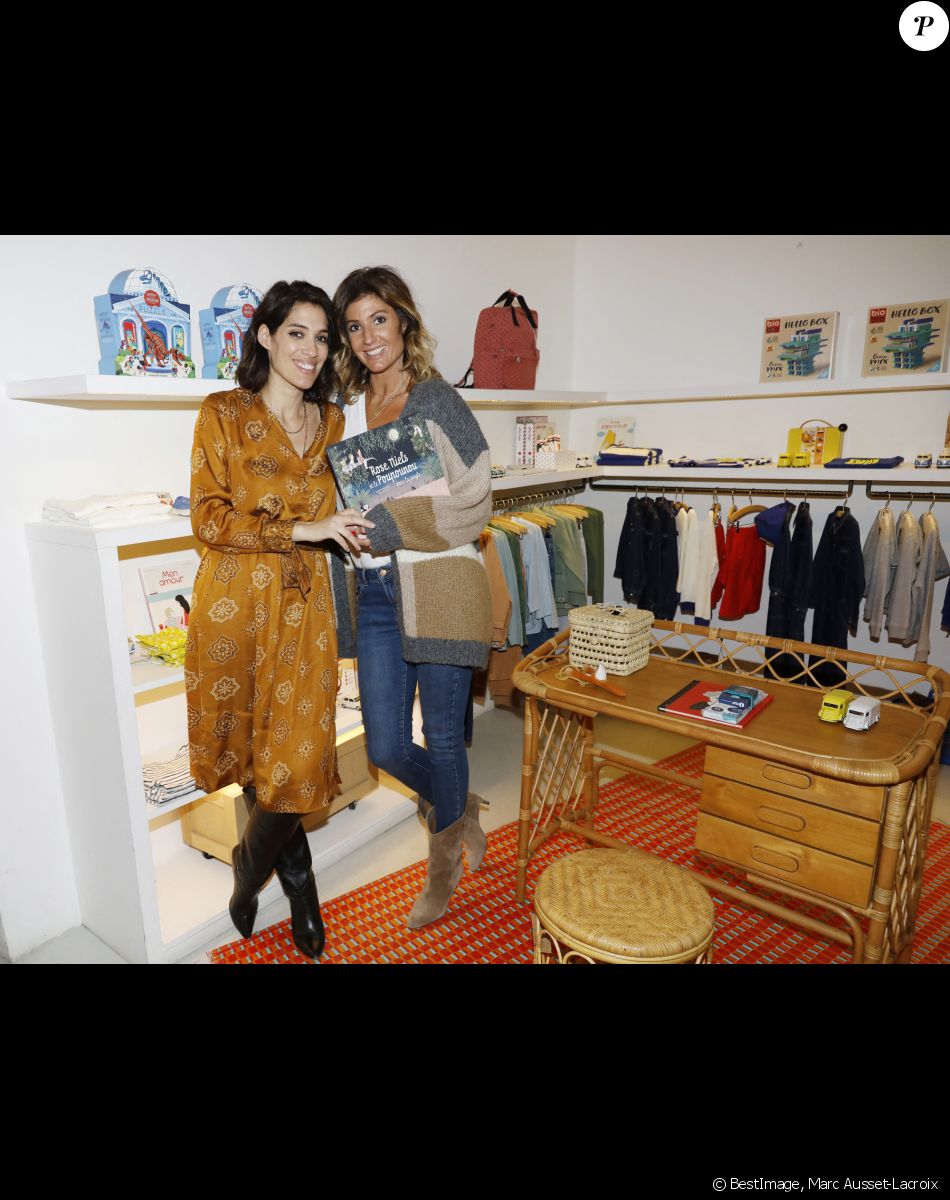 Exclusif - Laurie Cholewa, Caroline Ithurbide - Séance de dédicace du premier album jeunesse de Laurie Cholewa, "Rose, Niels, et le Poupounou dans la jungle" à la boutique Bonton Grenelle, Paris. Le 9 mars 2022. © Marc Ausset-Lacroix/Bestimage