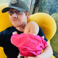 Rupert Grint (Harry Potter) : sa fille a déjà une baguette magique à 21 mois ! Mais pas que...