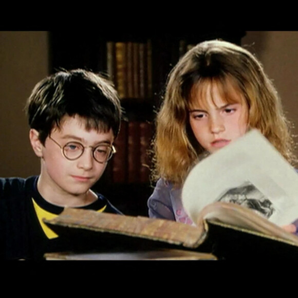 Les acteurs principaux (D. Radcliffe, E. Watson et R Grint) sont réunis pour une émission spéciale à l'occasion des 20 ans de la saga Harry Potter. 2021