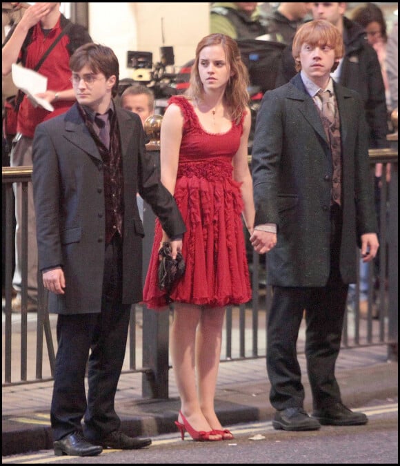 Daniel Radcliffe, Emma Watson et Rupert Grint sur le tournage du dernier film Harry Potter en 2009.