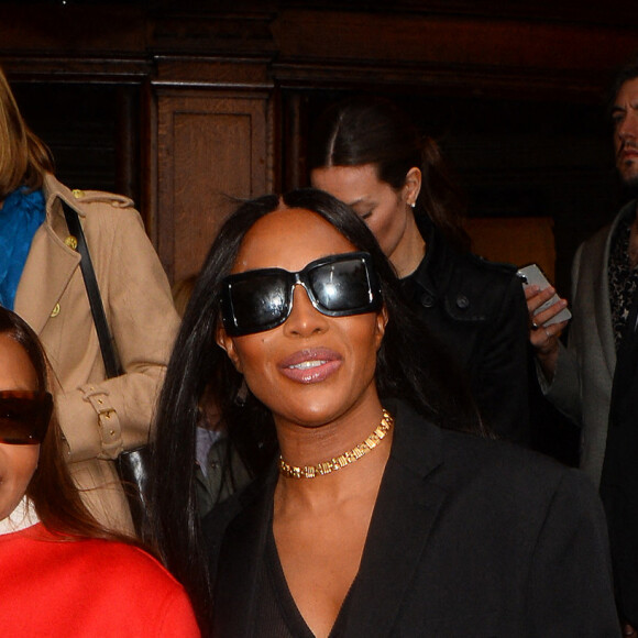 Naomi Campbell et sa mère Valérie - Les personnalités arrivent au "Burberry Fashion Showcase" à Londres, le 11 mars 2022. 