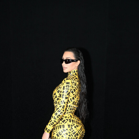 Exclusif - No Web - Kim Kardashian assiste au défilé Balenciaga Automne/Hiver 2022/2023 lors de la Fashion Week de Paris au Bourget à Paris, France, le 6 mars 2022. © Da Silva-Perusseau/Bestimage 