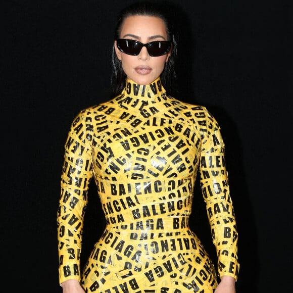 Exclusif -  Kim Kardashian assiste au défilé Balenciaga Automne/Hiver 2022/2023 lors de la Fashion Week de Paris au Bourget à Paris, France, le 6 mars 2022. © Da Silva-Perusseau/Bestimage 