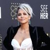 Halle Berry en corset au bras de son chéri, Kristen Stewart assortie à sa fiancée aux Critics Choice Awards