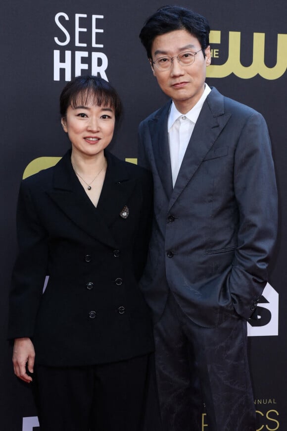 Kim Ji-yeon, Hwang Dong-hyuk - 27e édition des Critics Choice Awards à Los Angeles, le 13 mars 2022.