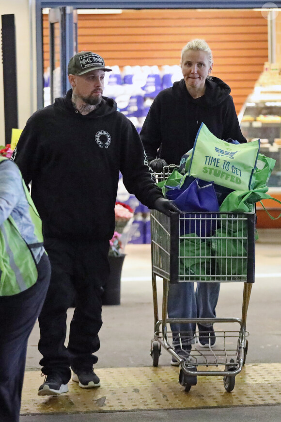 Exclusif - Cameron Diaz et Benji Madden font une apparition publique rare alors qu'ils s'approvisionnent à l'épicerie pendant l'épidémie de Coronavirus (Covid-19). Los Angeles, le 20 mars 2020.