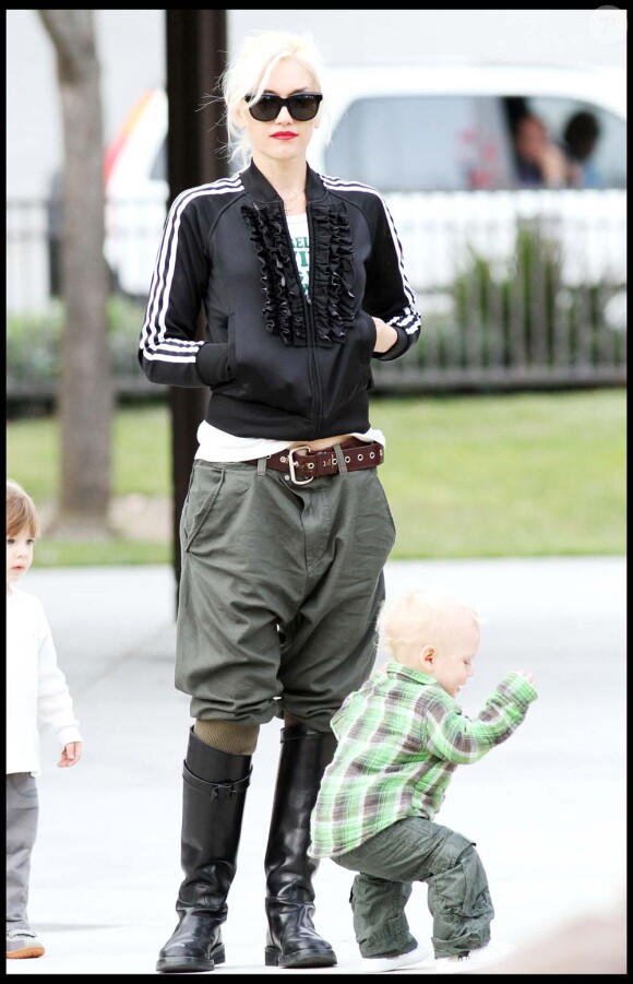 Gwen Stefani en famille dans un parc de Beverly Hills, le 15 janvier 2010 !
