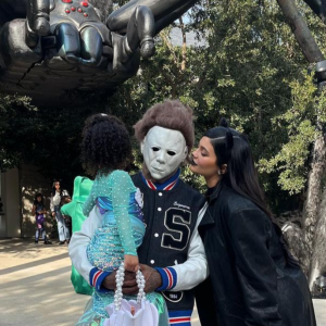 Kylie Jenner, Travis Scott et leur fille Stormi. Octobre 2021.