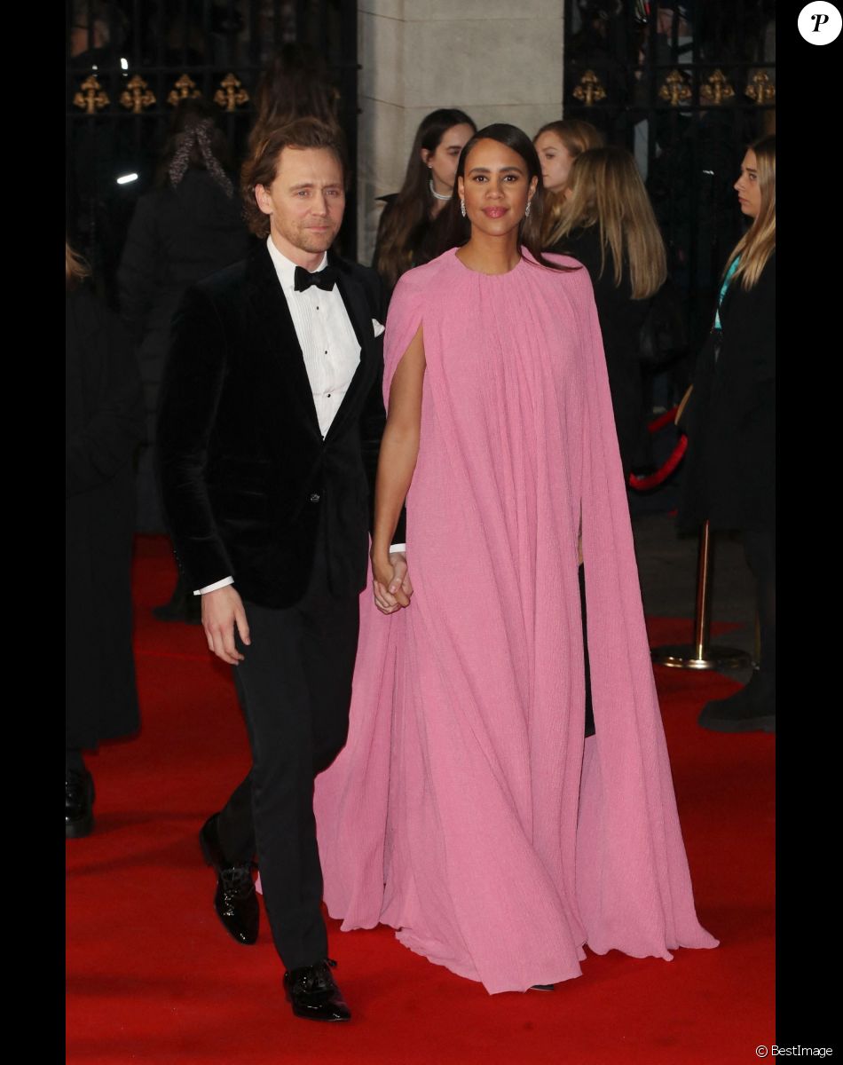 Tom Hiddleston avec sa compagne Zawe Ashton - Photocall de la cérémonie des BAFTA (British Academy Film Awards) au Royal Albert Hall à Londres.