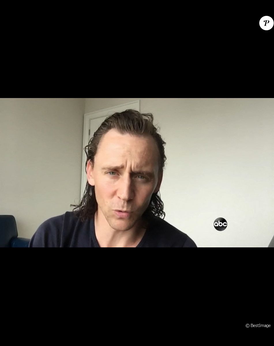 Tom Hiddleston rende hommage à Chadwick Boseman dans l'émission de la ABC "Tribute To A King special" à Los Angeles, le 30 août 2020.