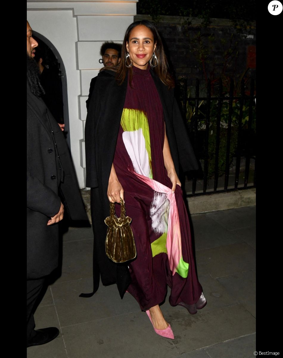Zawe Ashton quitte la soirée "Dunhill Pre-BAFTA Filmmakers" à Londres, le 9 mars 2022.